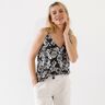 Caraco imprimé floral, viscose écoresponsable - BlancheporteUn bel imprimé floral, une viscose EcoVero™ responsable... Ce caraco parfaitement fluide au joli décolleté joue la féminité au naturel. Résultat : un choix plaisir, plus durable et aussi extrêmem