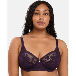 Une lingerie romantique à la délicate dentelle florale et à l'allure résolument moderne se dessine avec cette collection Suzie de Sans Complexe®. Relevée d'un jeu de transparence et de bonnets en 3 parties, profitez d'un maintien optimal et mesuré. image