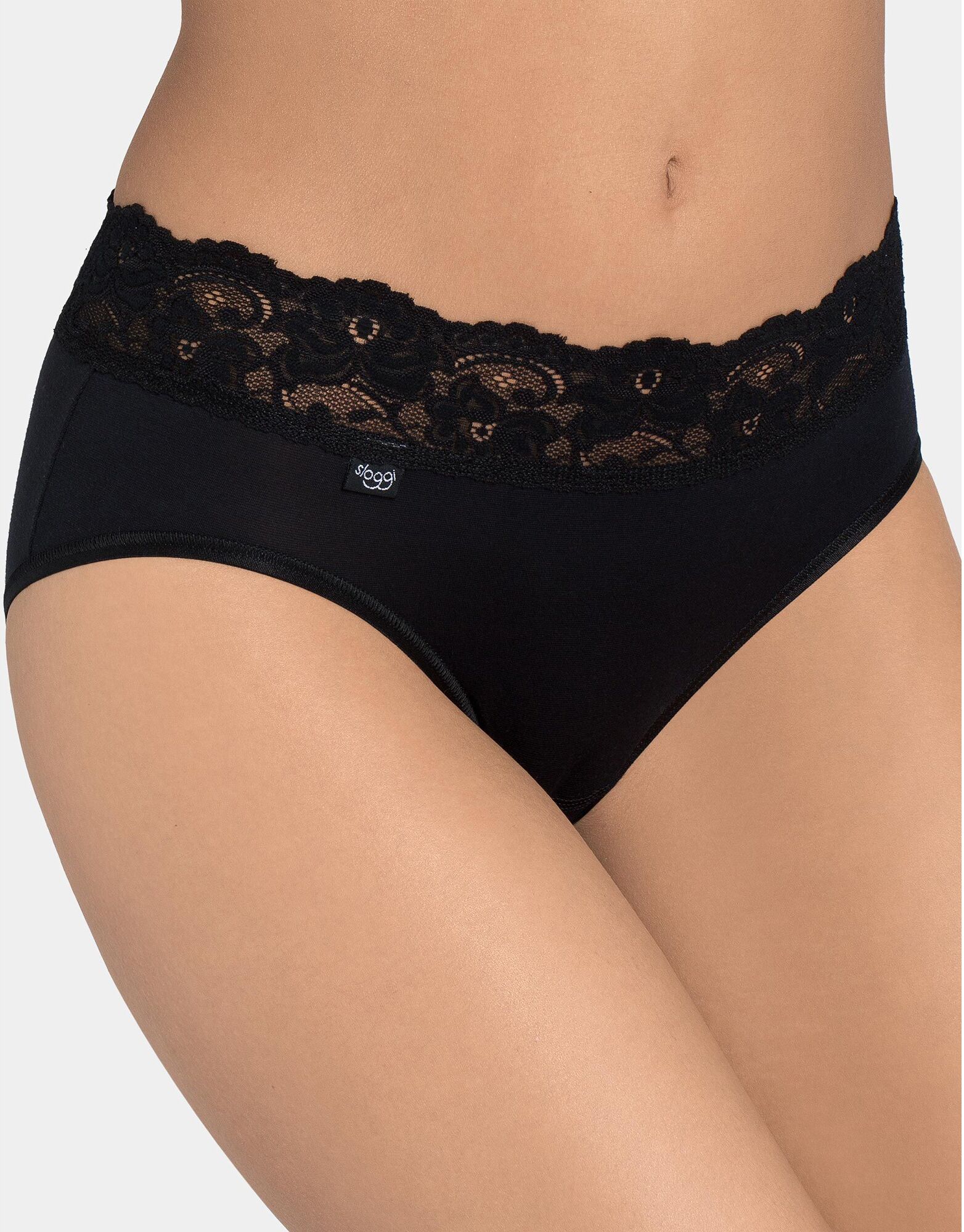 Slip coton et dentelle forme midi Romance - lot de 4 (3 + 1 gratuit) - 48 - Noir - SloggiUn slip très agréable à porter avec beaucoup de féminité. On aime sa ceinture en dentelle stretch très douce pour la peau et qui s’associe à merveille avec la fraîche