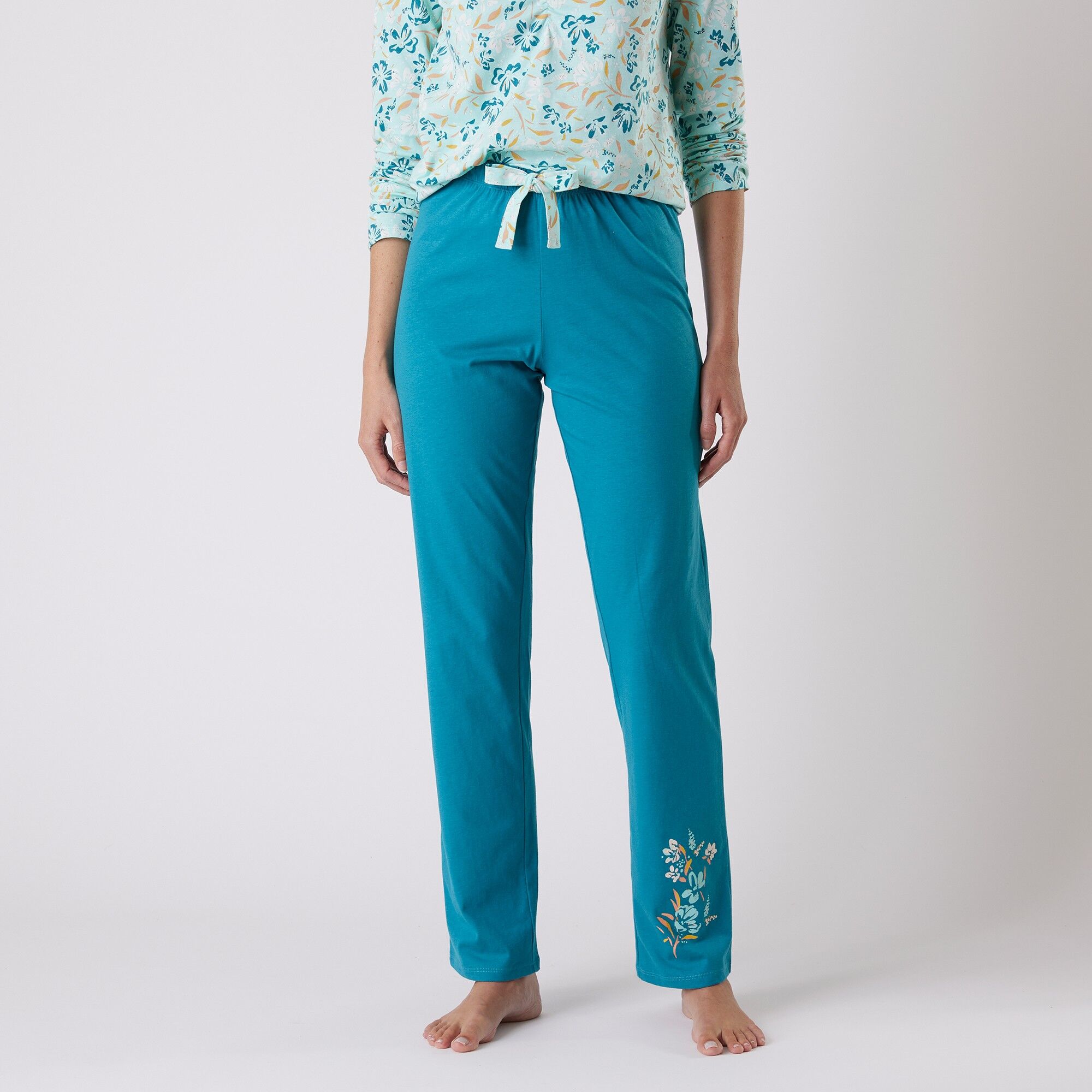 Blancheporte Pantalon pyjama coton imprimé "jardin secret" - BlancheporteLaissez-vous inspirer par cet imprimé exclusif floral pour se mettre au vert. Vous aimerez ce pantalon très confortable à associer comme vous le souhaitez au tee-shirt assorti .38/40Vert