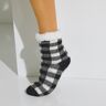 Chaussons-chaussettes fourrés antidérapants - carreaux - BlancheporteDans le top de nos envies de saison : des chaussettes fourrées, toutes douces et bien chaudes pour cocooner à la maison, avec un style tricoté à carreaux très cosy et de petits picots an