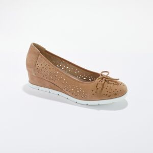 Blancheporte Ballerines cuir ajouré - BlancheporteOn craque pour le cuir ajouré de ces belles ballerines. Compensées, elles ajouteront une touche de singularité à tous vos looks pour une allure incroyablement féminine !39Beige