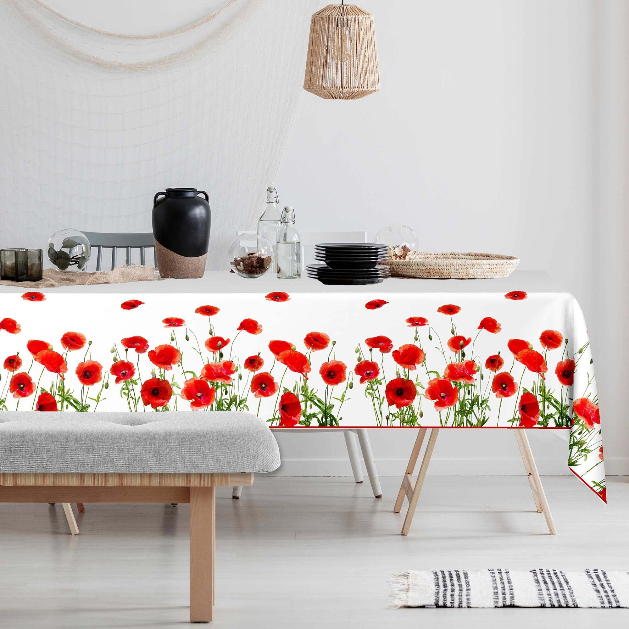 Nappe toile cirée imprimé coquelicots - BlancheporteÉlégamment fleurie, cette nappe toile cirée est parfaite dans la cuisine, la salle à manger ou à l'extérieur, sur la table du jardin.Nappe rectangulaire : 140x200cmRouge