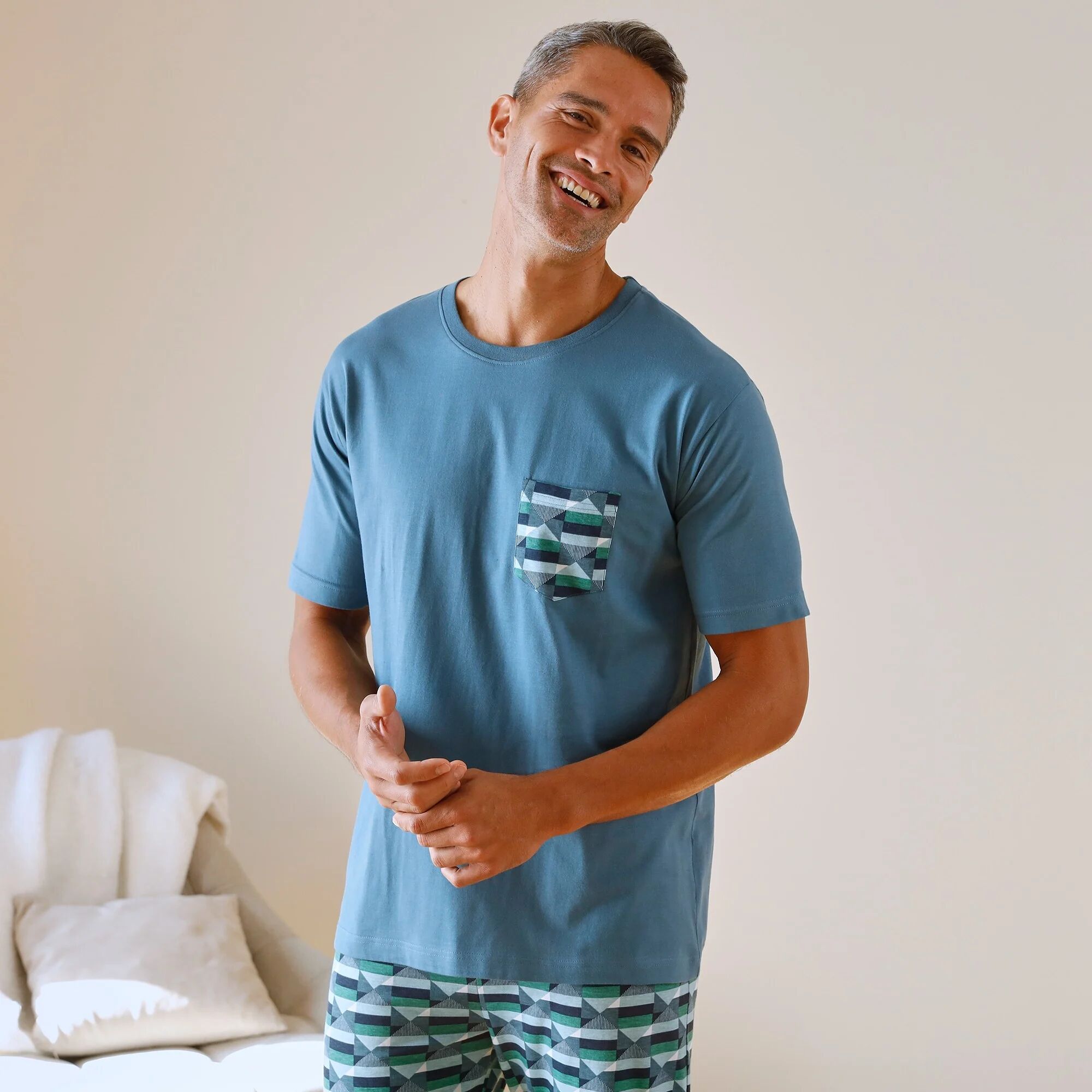 T-shirt pyjama manches courtes bleu - BlancheporteAgréable à porter avec sa maille coton souple et douce, le T-shirt manches courtes bleu se coordonne au bas que vous souhaitez... Vous le trouverez facilement sur notre site pour créer le pyjama qui vous r