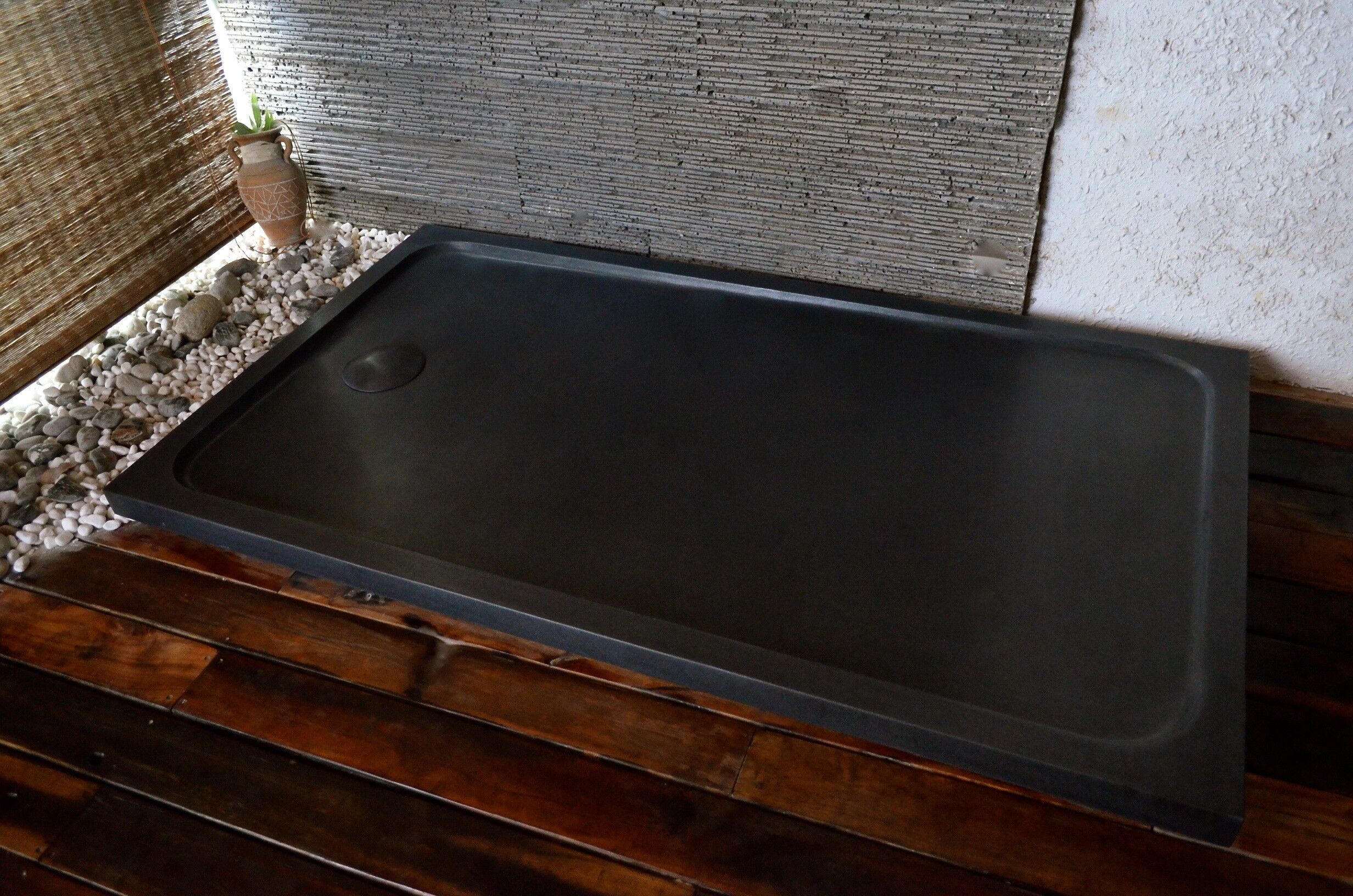 LivingRoc Receveur de douche 140x90 pierre véritable granit noir SPACIUM SHADOW LivingRoc Receveur de douche 140x90 pierre véritable granit noir SPACIUM SHADOW