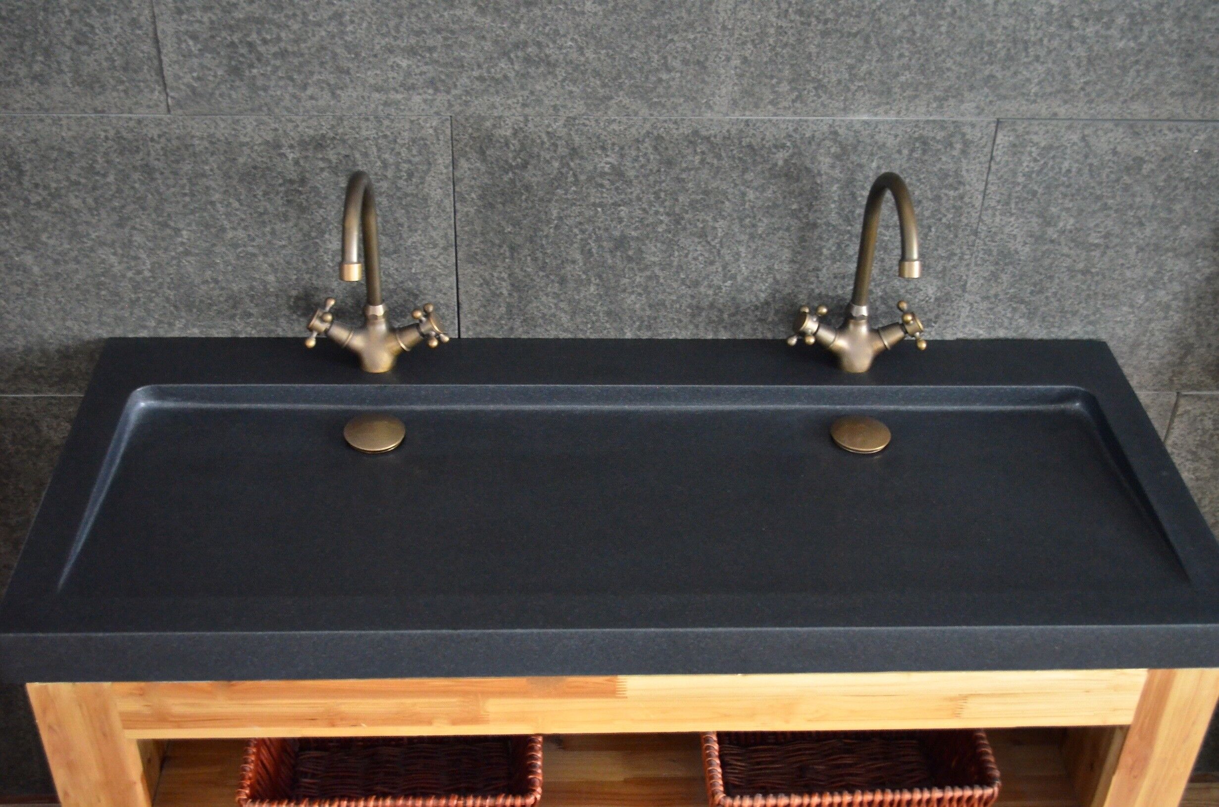 LivingRoc Double vasque en pierre 120x50 Granit Noir véritable YATE SHADOW LivingRoc Double vasque en pierre 120x50 Granit Noir véritable YATE SHADOW