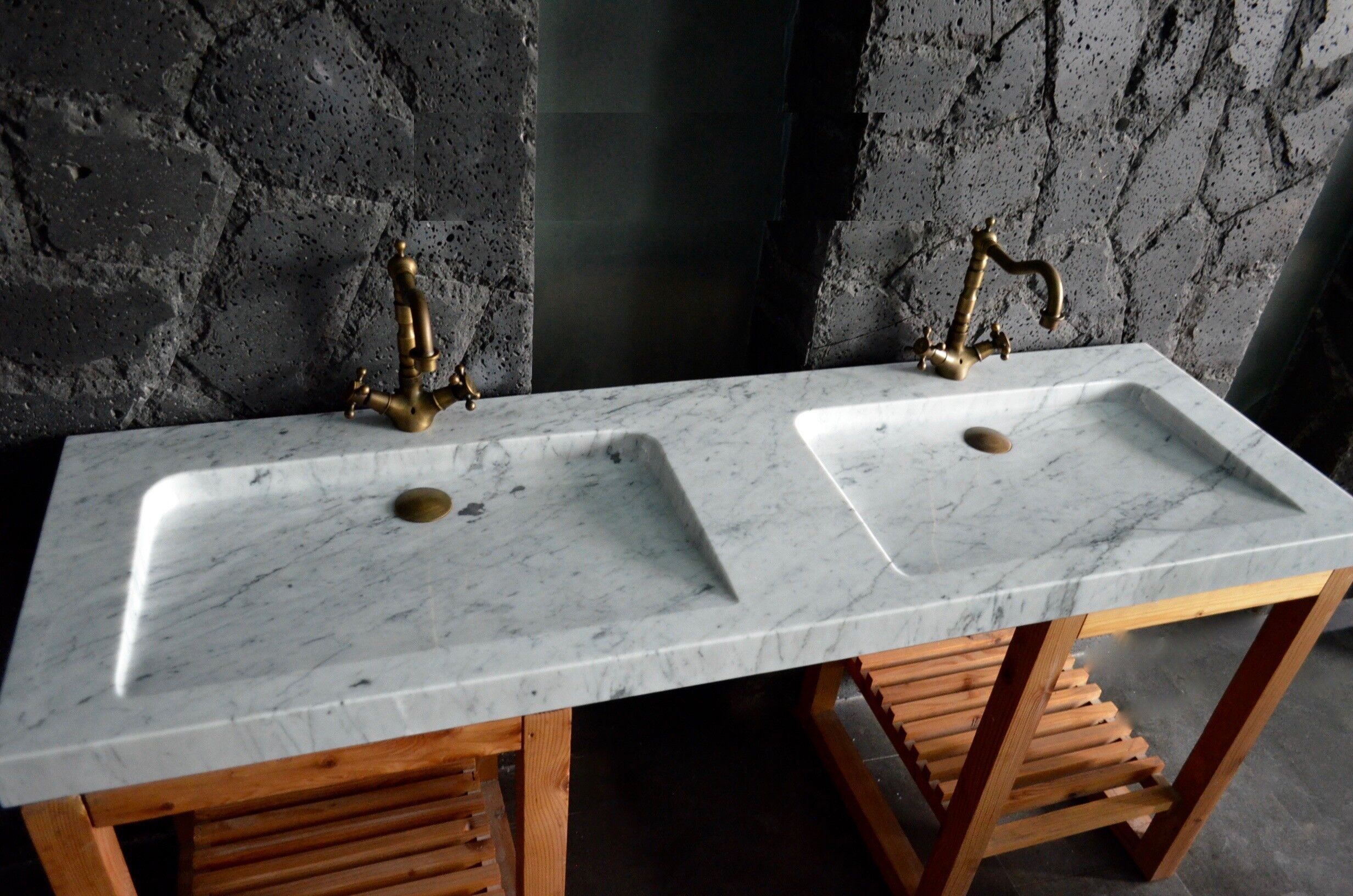 LivingRoc Double vasque blanche marbre de Carrare véritable FOLEGE WHITE LivingRoc Double vasque blanche marbre de Carrare véritable FOLEGE WHITE