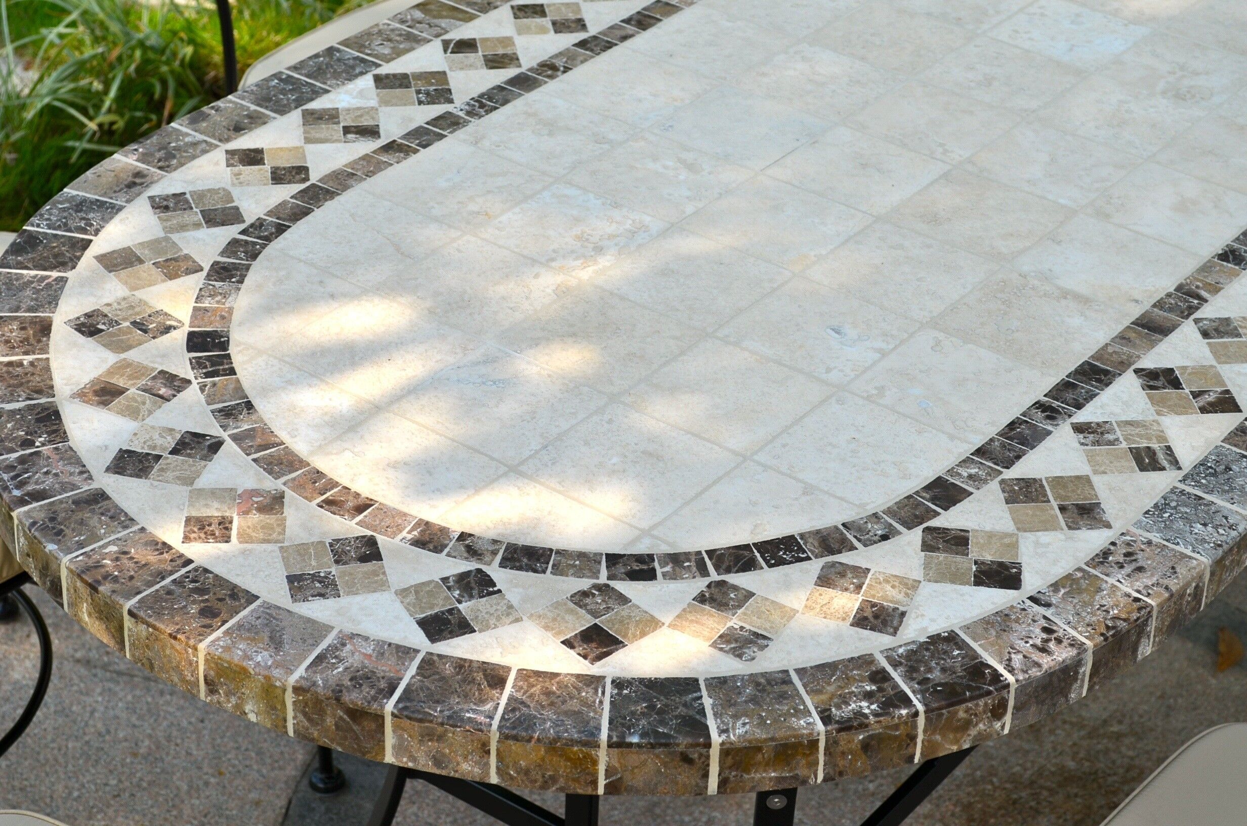 LivingRoc Table de jardin en mosaA¯que marbre travertin ovale 160-180-240  OVALI