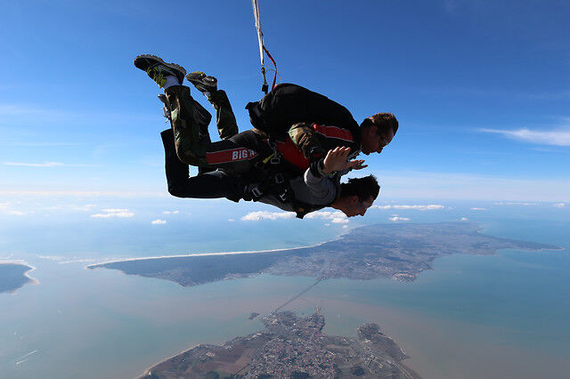 Wonderbox Coffret cadeau Saut en parachute à La Rochelle - Wonderbox