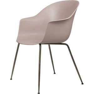 GUBI chaise avec accoudoirs BAT DINING CHAIR avec la base laiton antique (Sweet pink - polypropylene et acier)