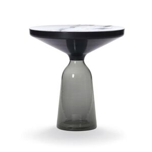 CLASSICON table BELL SIDE TABLE avec la structure en acier noir (gris quartz - Plateau en marbre Bianco Carrara et base en verre souffle)