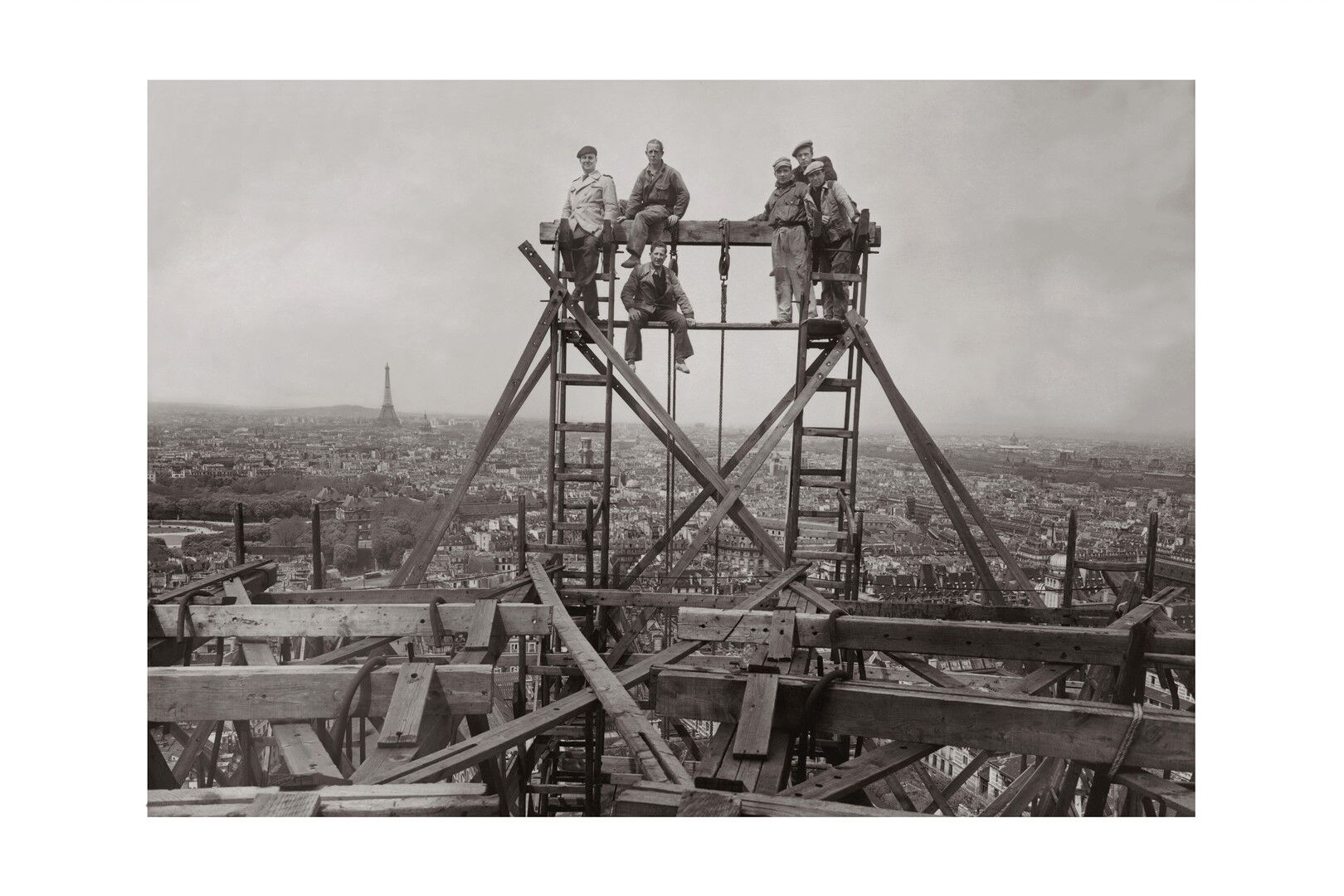 Kelepoq Photo ancienne noir et blanc Paris n°27 cadre noir 30x45cm