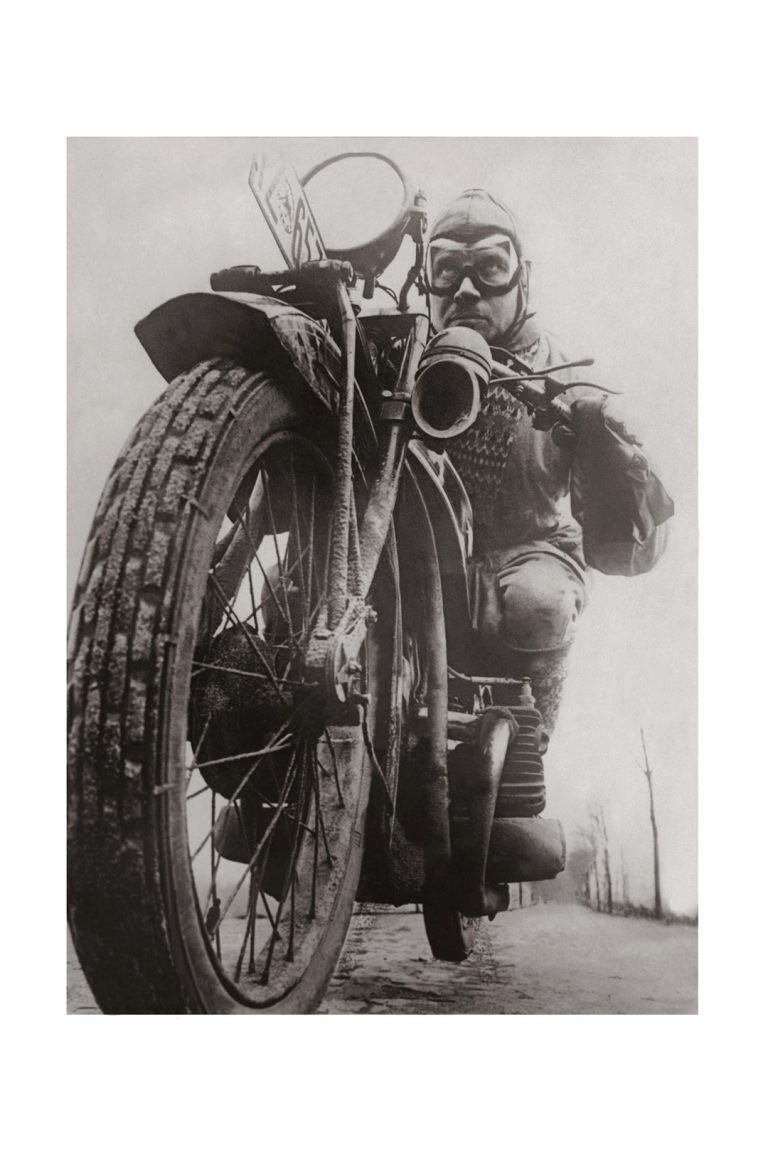 Kelepoq Photo ancienne noir et blanc moto n°29 cadre noir 60x90cm