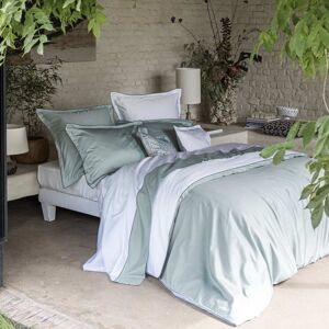 Alexandre Turpault Housse de couette en satin de coton bio bleu 260x240 - Publicité Alexandre Turpault Housse de couette en satin de coton bio bleu 260x240 - Publicité