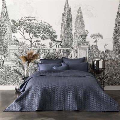 Alexandre Turpault Couvre lit en satin de coton bio bleu 260x240 - Publicité Alexandre Turpault Couvre lit en satin de coton bio bleu 260x240 - Publicité