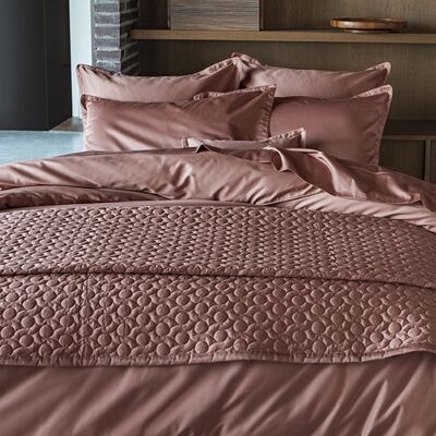 Alexandre Turpault Housse de couette en satin de coton bio terre cuite 200x200 - Publicité Alexandre Turpault Housse de couette en satin de coton bio terre cuite 200x200 - Publicité