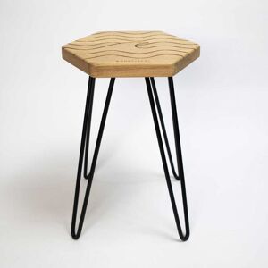 Woodstache Tabouret en chene massif gravure Wave H48,5 cm