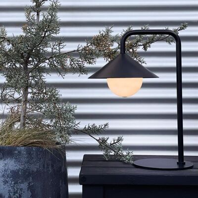 Dyberg Larsen Lampe de table extérieure métal noir - boule amovible télécommande - Publicité Dyberg Larsen Lampe de table extérieure métal noir - boule amovible télécommande - Publicité