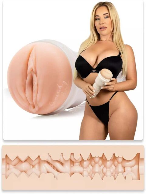 Masturbateur Savannah Bond Vagin From Australia with Love 8