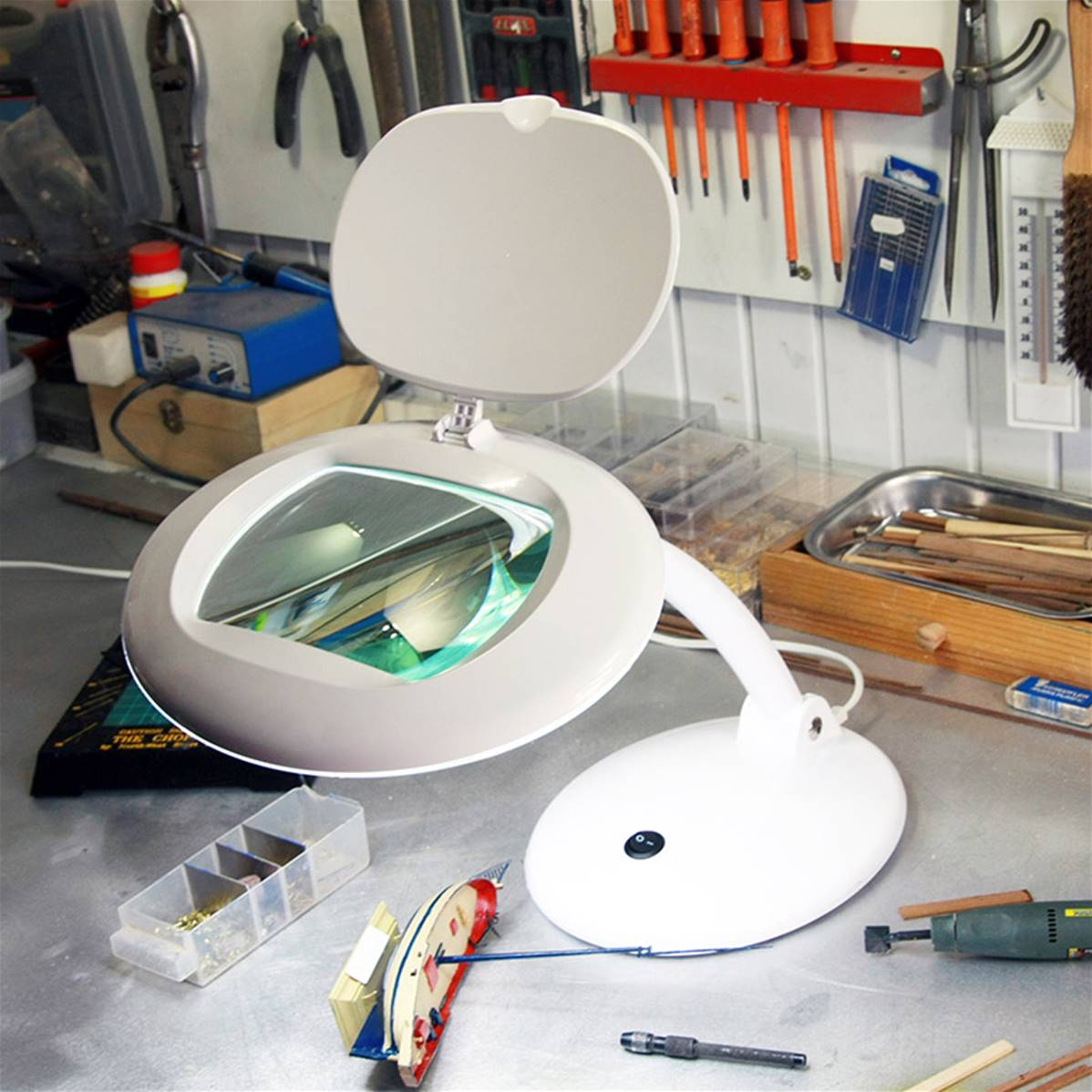 Multirex Lampe loupe esthetique à Led Multirex Lampe loupe esthetique à Led