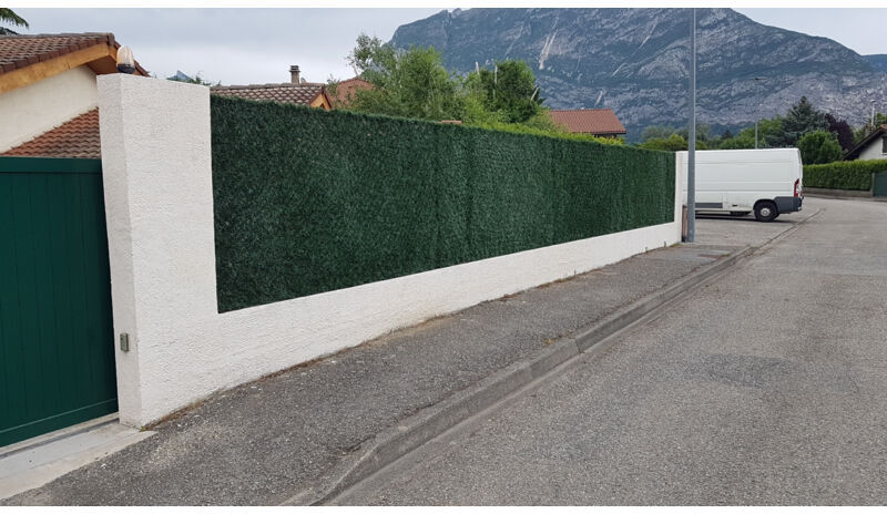 ATOUT LOISIR Haie végétale artificielle 243 brins , Long 54 m, Hauteur 2 m ATOUT LOISIR Haie végétale artificielle 243 brins , Long 54 m, Hauteur 2 m