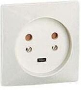 LEGRAND Socle 2P+T - 80x80mm - à vis avec éclips de protection LEGRAND Socle 2P+T - 80x80mm - à vis avec éclips de protection