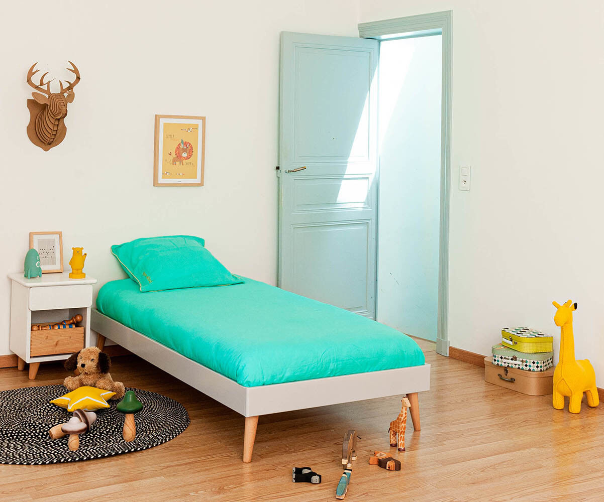 Ma Chambre d'Enfant Lit enfant avec sommier et pieds Honey Gris clair 90x190 cm