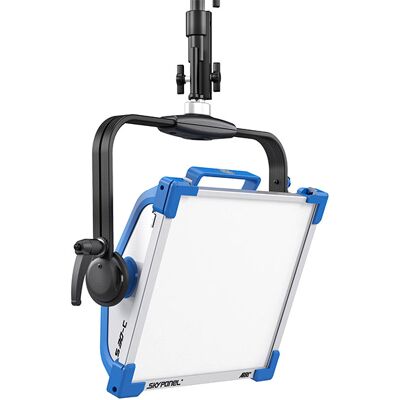ARRI SkyPanel S30-C LED P.O. negro - ARRI SkyPanel Série - Publicité ARRI SkyPanel S30-C LED P.O. negro - ARRI SkyPanel Série - Publicité