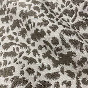 Tissu jacquard fleuri léopard marron - Linder - Mondial Tissus - Publicité Tissu jacquard fleuri léopard marron - Linder - Mondial Tissus - Publicité