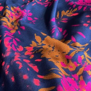 Tissu twill viscose Eléna bleu marine - My Dress Made - My Dress Made - Mondial Tissus - Publicité Tissu twill viscose Eléna bleu marine - My Dress Made - My Dress Made - Mondial Tissus - Publicité