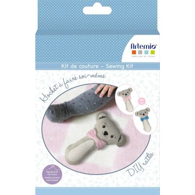 Kit couture hochet koala - Artemio - Mondial Tissus - Publicité Kit couture hochet koala - Artemio - Mondial Tissus - Publicité