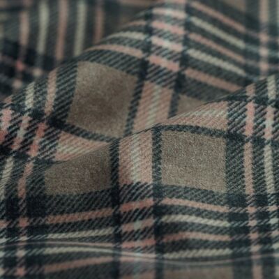 Tissu velours imprimé tartan taupe et rose - MT - Mondial Tissus - Publicité Tissu velours imprimé tartan taupe et rose - MT - Mondial Tissus - Publicité