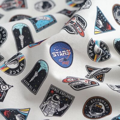 Tissu cretonne coton Space Invasion blanc - MT - Mondial Tissus - Publicité Tissu cretonne coton Space Invasion blanc - MT - Mondial Tissus - Publicité