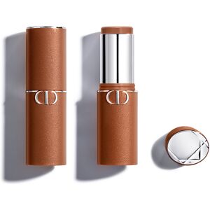 Christian Dior Forever Skin Bronze - Baume en stick bronzant ultra-fondant- Dior 03 Light Medium - Publicité Christian Dior Forever Skin Bronze - Baume en stick bronzant ultra-fondant- Dior 03 Light Medium - Publicité
