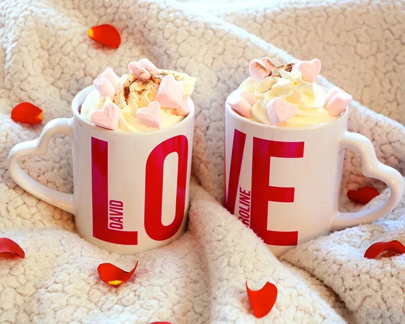 Cadeaux.com Lot de 2 mugs coeurs personnalisés - Love