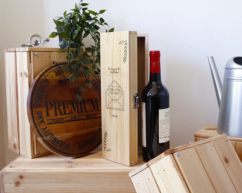 Cadeaux.com Caisse à vin personnalisée en bois - Veux-tu être ... ?