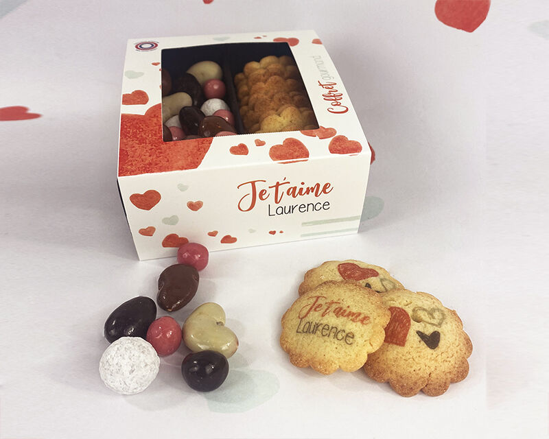 Cadeaux.com Coffret gourmand biscuits et chocolats Personnalisables - Amour