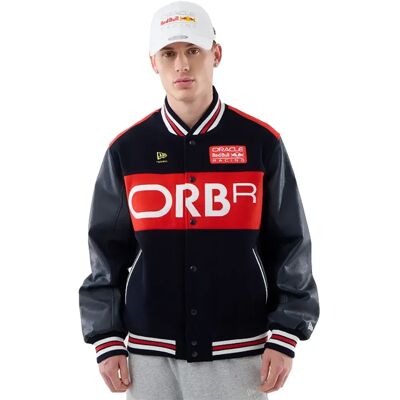 New Era Veste Wordmark Varsity Red Bull F1 Dark Blue L Homme - Publicité New Era Veste Wordmark Varsity Red Bull F1 Dark Blue L Homme - Publicité