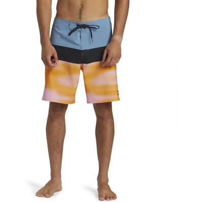 Short de bain Quiksilver Surfsilk Panel 18" pour Homme - Rose - Modèle 38 - Publicité Short de bain Quiksilver Surfsilk Panel 18" pour Homme - Rose - Modèle 38 - Publicité