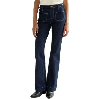 Wrangler Jean Flare Dark Orbit 27 Femme - Publicité Wrangler Jean Flare Dark Orbit 27 Femme - Publicité