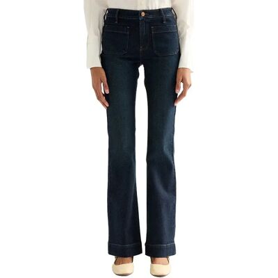 Wrangler Jean Flare Starry Winter 30 Femme - Publicité Wrangler Jean Flare Starry Winter 30 Femme - Publicité