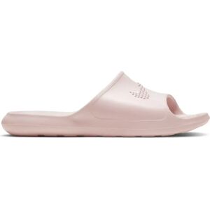 Nike Claquettes Victori One Shower Barely Rose / White / Barely Rose EU 35 1/2 Femme - Publicité Nike Claquettes Victori One Shower Barely Rose / White / Barely Rose EU 35 1/2 Femme - Publicité