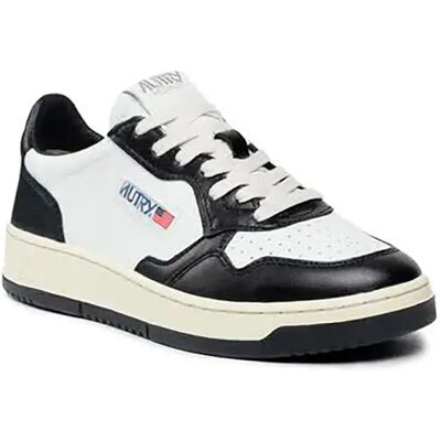 Autry Baskets Medalist Low Leather / Leather White / Black WB01 EU 42 Homme - Publicité Autry Baskets Medalist Low Leather / Leather White / Black WB01 EU 42 Homme - Publicité