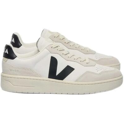 Veja Baskets V-90 White / Black EU 40 Homme - Publicité Veja Baskets V-90 White / Black EU 40 Homme - Publicité