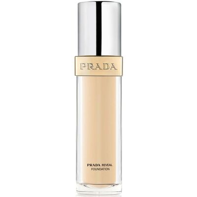 Fond de Teint Rechargeable Prada Reveal Skin Light Warm - Maquillage - Publicité Fond de Teint Rechargeable Prada Reveal Skin Light Warm - Maquillage - Publicité