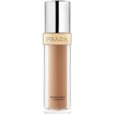 Prada Reveal Skin Fond de Teint - Moyen Froid - Fond de Teint - Publicité Prada Reveal Skin Fond de Teint - Moyen Froid - Fond de Teint - Publicité