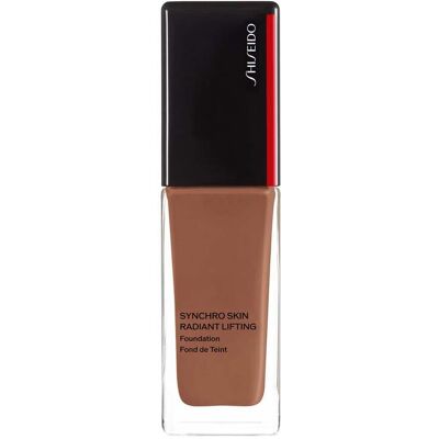 Shiseido Synchro Skin Radiant Lifting Foundation SPF30 - 530 Henna - Éclat Radiant Avancé - Publicité Shiseido Synchro Skin Radiant Lifting Foundation SPF30 - 530 Henna - Éclat Radiant Avancé - Publicité