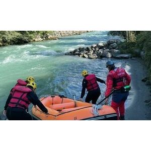 Cap Adrénaline Rafting dans les rapides d'Aime en Savoie - Publicité Cap Adrénaline Rafting dans les rapides d'Aime en Savoie - Publicité
