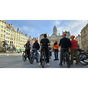 Cap Adrénaline Visite en vélo électrique de la ville de Lyon - Publicité Cap Adrénaline Visite en vélo électrique de la ville de Lyon - Publicité