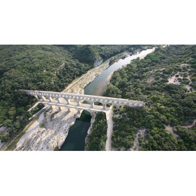 Cap Adrénaline Baptême de l'air en avion Biplan depuis Nîmes et survol du pont du Gard - Publicité Cap Adrénaline Baptême de l'air en avion Biplan depuis Nîmes et survol du pont du Gard - Publicité